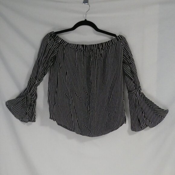 STREETWEAR SOCIETY | medium | Black and White Off The Shoulder Shirt - Picture 1 of 16
